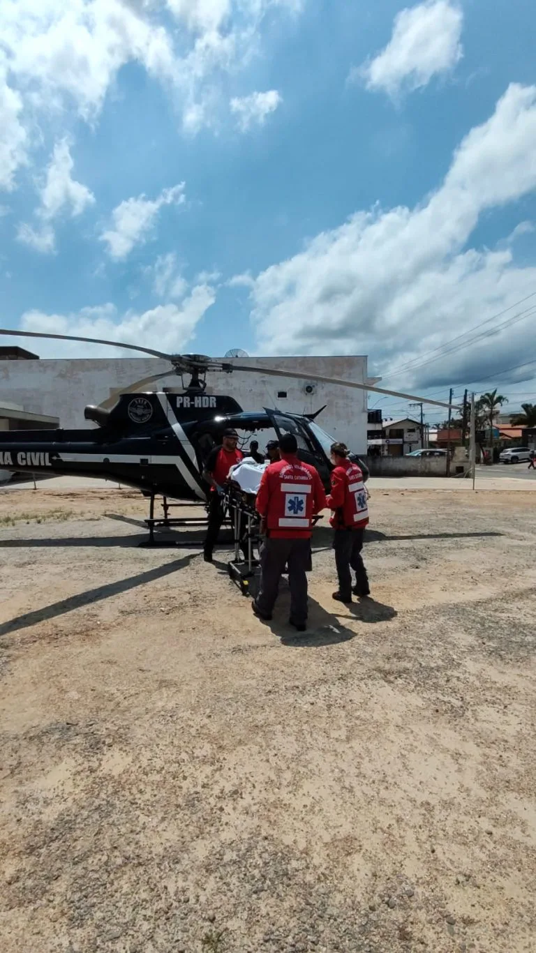 Paciente com AVC é transferido de helicóptero para hospital em Criciúma