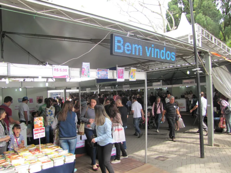 17ª Feira do Livro de Criciúma inicia nesta quarta-feira(03) na Praça Nereu Ramos