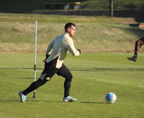CRICIÚMA E CRUZEIRO DUELAM NO HERIBERTO HÜLSE