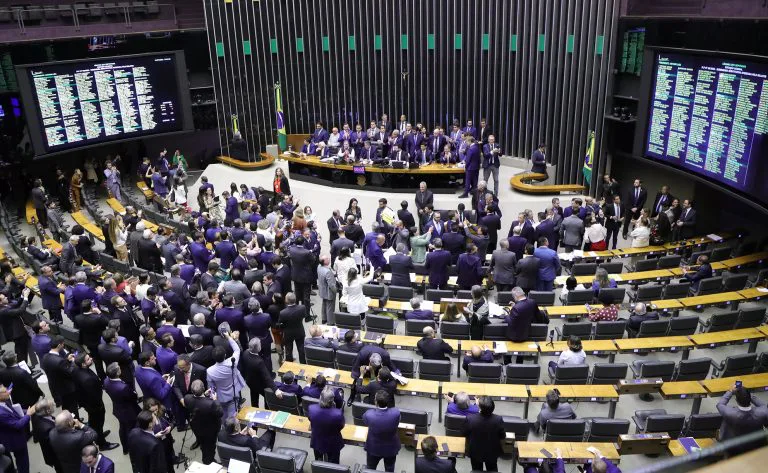 Câmara aprova isenção para carnes e conclui votação de projeto que regulamenta a reforma tributária