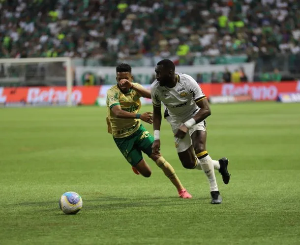 Criciúma é atropelado no Allianz Parque