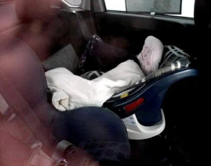 Criança de 3 anos morre ao ser esquecida dentro de carro em SC