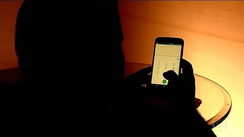 Mulher quase perde mais de 7 mil reais em golpe de ligação telefônica