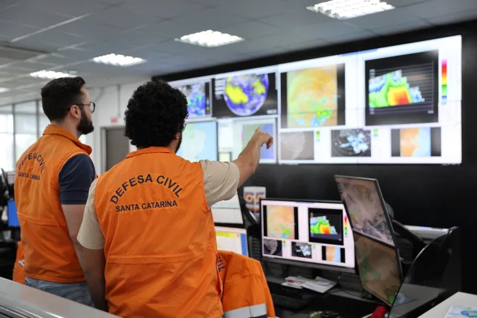 SC: Defesa Civil emite alerta para chuva volumosa em quase todas as regiões