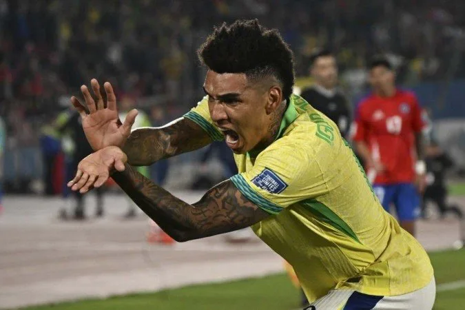 De virada, Brasil vence Chile por 2 a 1