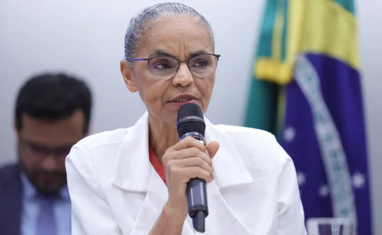 Marina Silva cobra mais orçamento e novas medidas contra queimadas, em meio a críticas da oposição