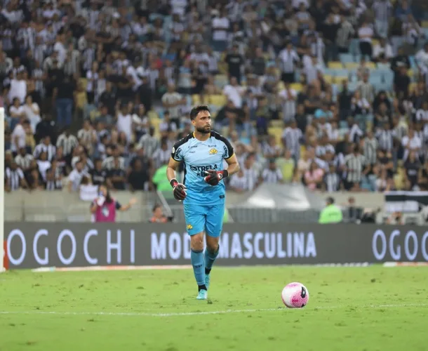 Criciúma e Botafogo empatam no Maracanã lotado
