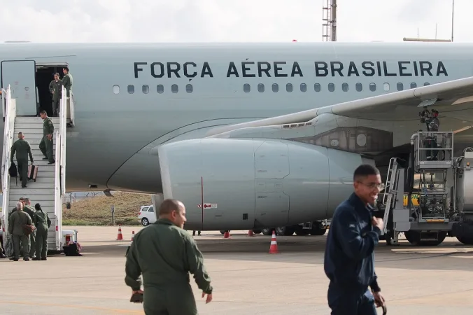 212 PASSAGEIROS: Chega ao Brasil o sexto voo de repatriação do Líbano