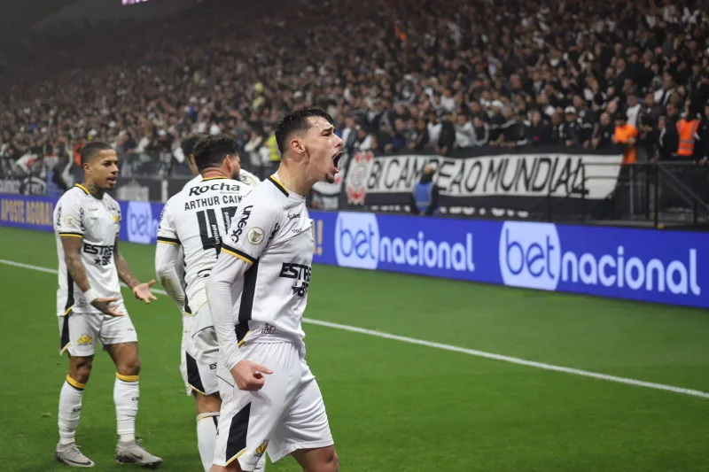 COLETIVA: CLAUDINHO FALA DA IMPORTÂNCIA DO 12º JOGADOR