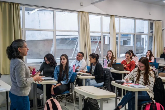 Cronograma extra do Universidade Gratuita beneficia mais de mil estudantes