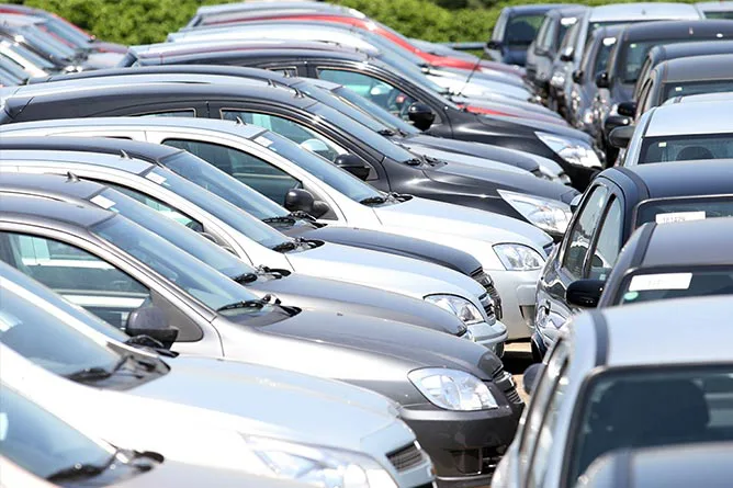 Leilão inédito do Detran em SC terá Porsche e carros apreendidos a partir de R$ 800