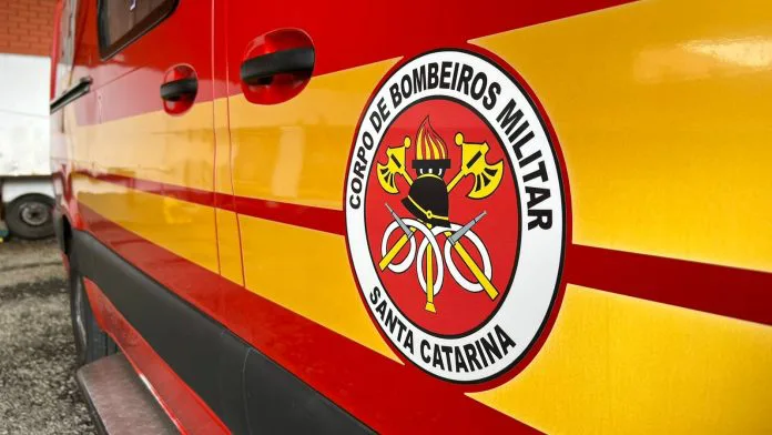 Içara: Saída de pista deixa quatro feridos na BR-101