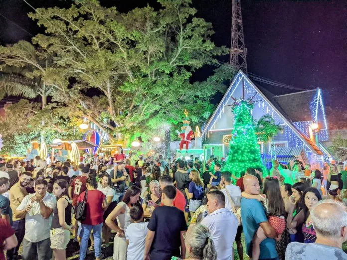 Atrações encantam público na abertura da Vila Natalina de Morro da Fumaça