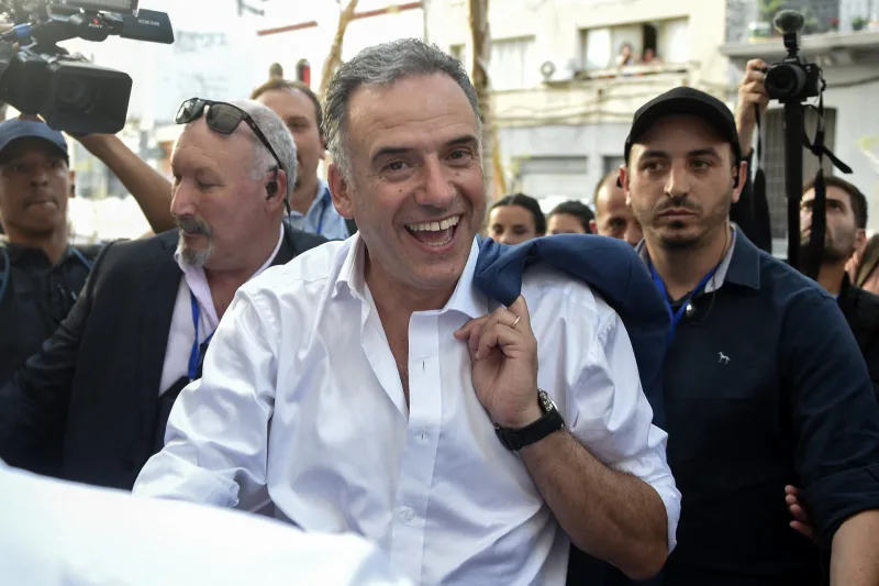 Quem é o esquerdista Yamandú Orsi, eleito presidente do Uruguai