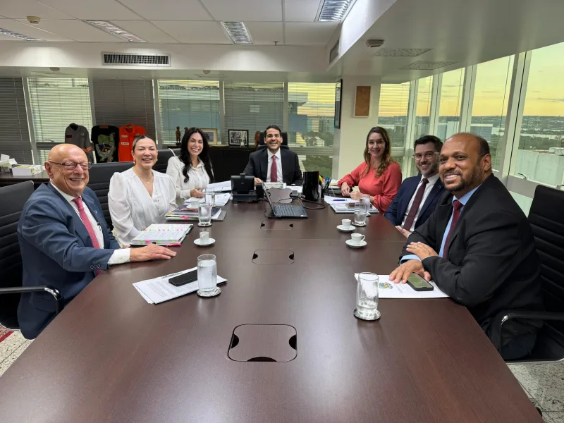 Reunião com o Ministro da AGU discute impasses na APA da Baleia Franca e impactos sociais em mais de 50 mil famílias