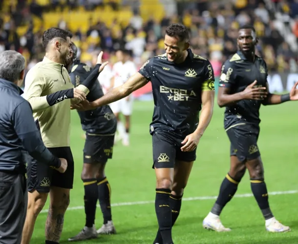 Criciúma leva virada e acaba com resultado negativo contra o Corinthians