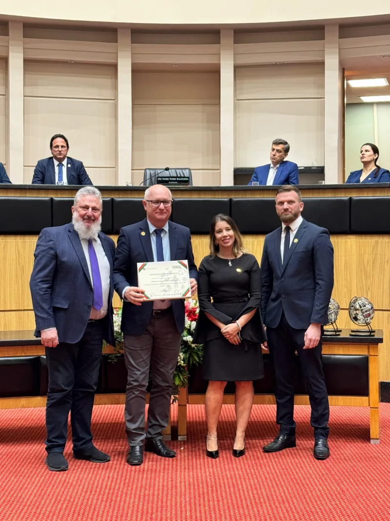Coopera recebe Certificado de Responsabilidade Social da ALESC