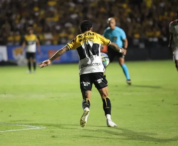 Criciúma é goleado pelo Flamengo em pleno Majestoso e vê a série B cada vez mais perto da realidade