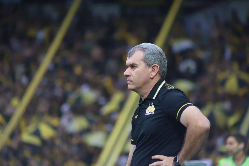 Tencati pede para sair do Criciúma: "Não tenho mais condições de tocar o clube"