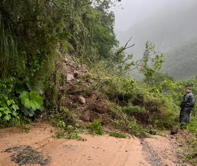 Após queda de barreira na Serra do Corvo Branco, Governo emite alerta