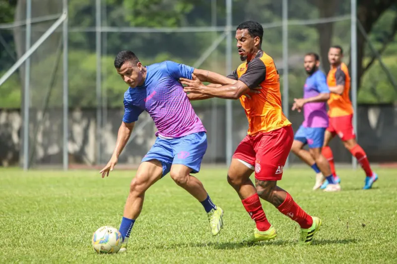 Caravaggio vence o Hercílio Luz em jogo-treino
