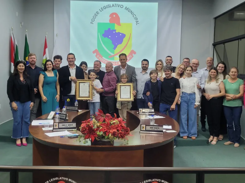 Medalhistas do Prêmio ACIC de Matemática são homenageados na Câmara de Forquilhinha