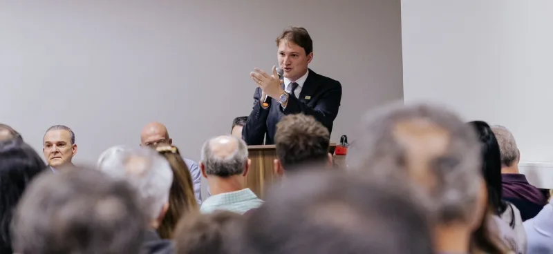 Nova diretoria da ACIVA toma posse e empresário Guilherme May assume presidência