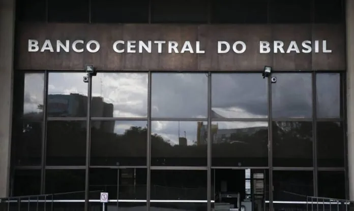 Banco Central anuncia leilões extraordinários de dólares nesta sexta-feira