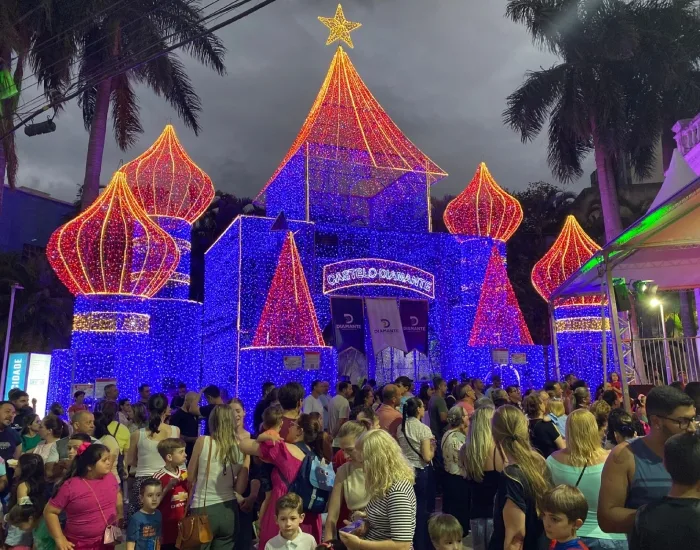 Tubarão: Castelo Diamante e Carreta Meteoro permanecem até 15 de janeiro