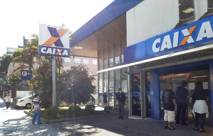 Bancos têm horários reduzidos de atendimento no final de ano