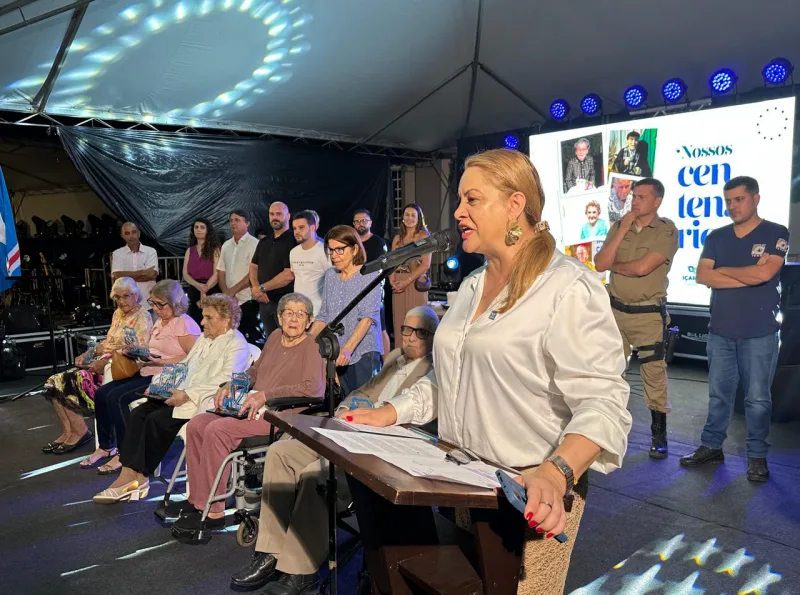 63 anos de Içara reúne mais de 2,5 mil pessoas na Praça da Igreja Matriz São Donato