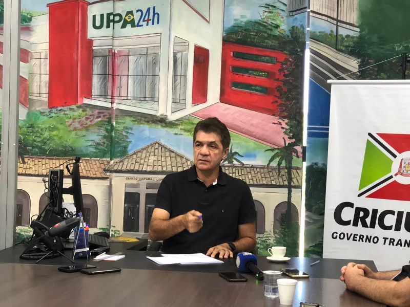 Salvaro reúne imprensa, se despede de jornalistas e avisa que não será deputado