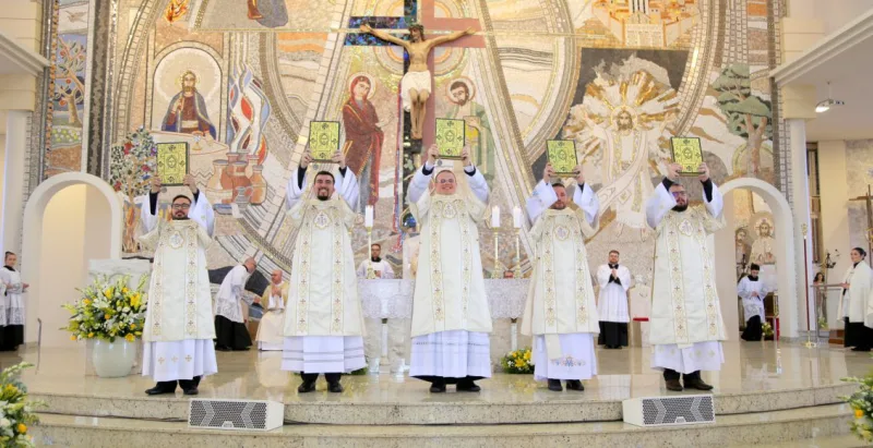 Conheça os novos diáconos ordenados pela Diocese de Criciúma