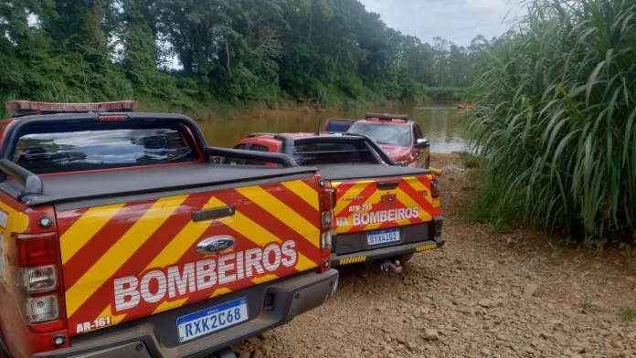 Bombeiros retomam buscas por vítima de afogamento em Forquilhinha