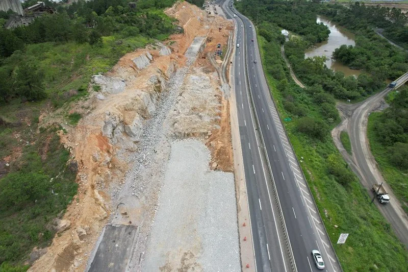 Detonação de rochas interdita BR-101 nesta terça-feira
