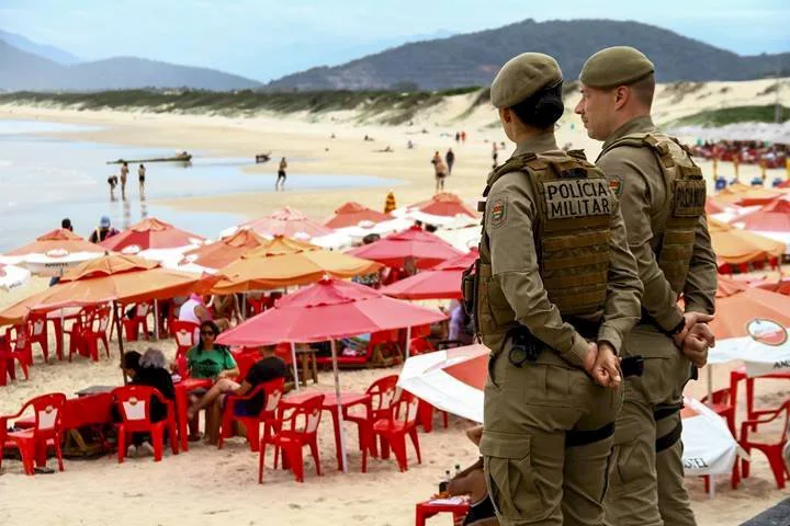 Polícia Militar de SC registra redução de crimes no início das atividades durante a temporada