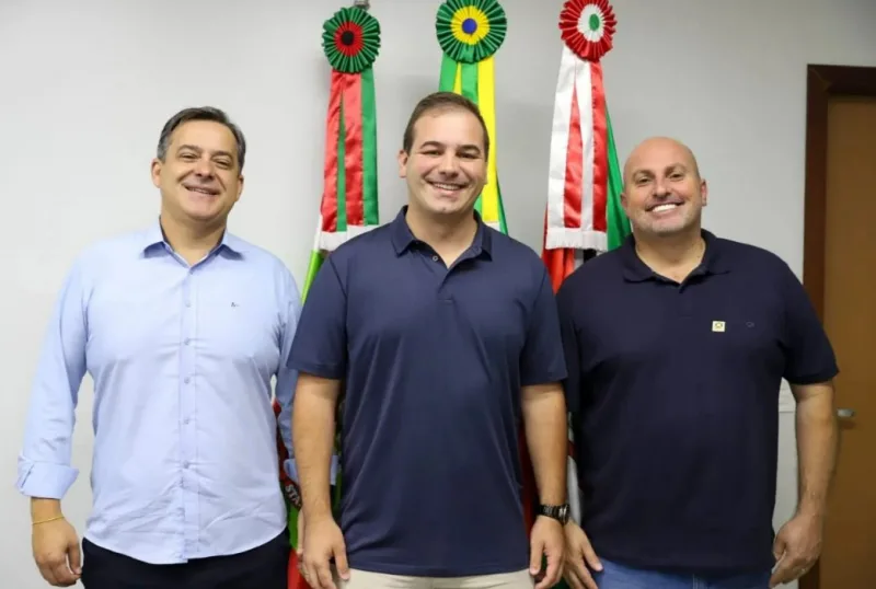 Filho da ex-vereadora Tati Teixeira assume a Superintendência de apoio à Juventude em Criciúma