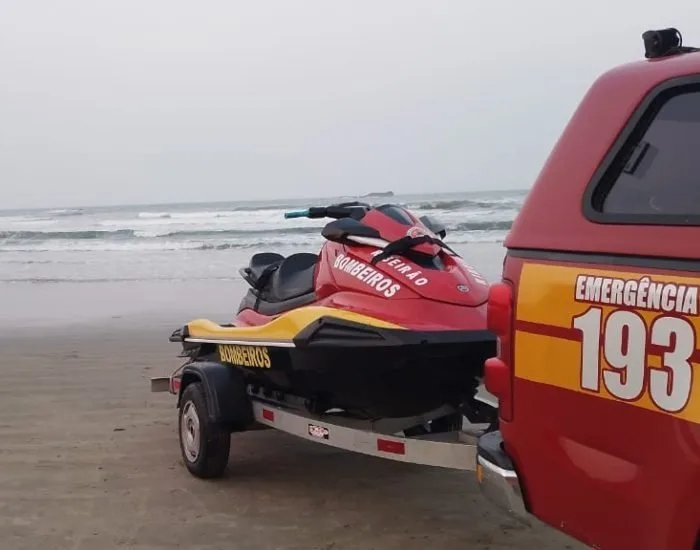 Pescador desaparece no mar ao colocar rede de pesca na Barra do Torneiro
