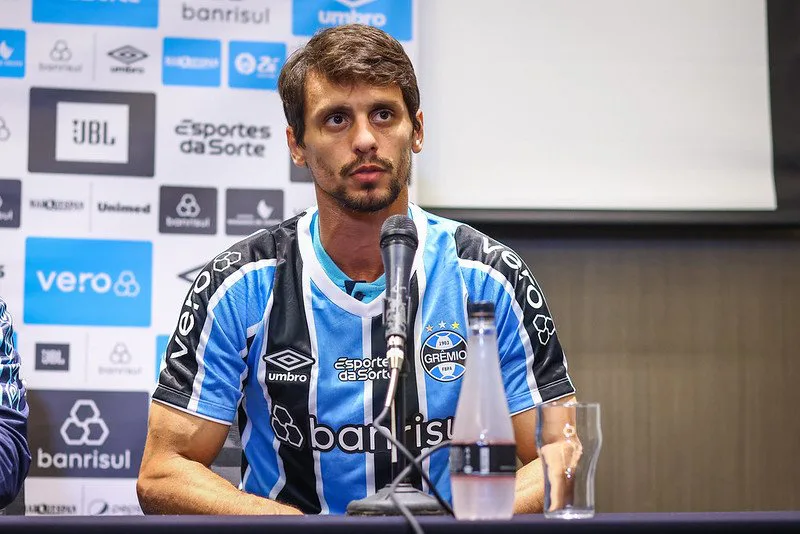 Criciúma tem interesse no zagueiro Rodrigo Caio