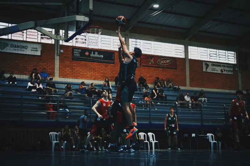Isaías: O Atleta Híbrido que une Basquete e eSports no Brasil