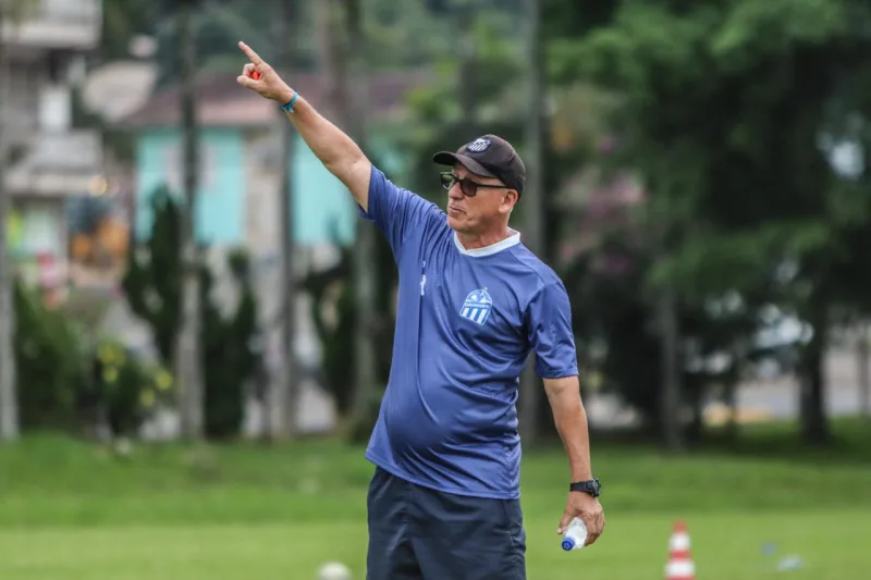Cruz encaminha time para duelo com o Santa Catarina