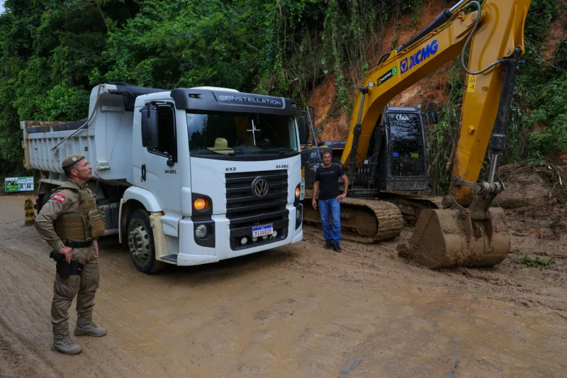 Trabalho de reconstrução continua nos municípios afetados por fortes chuvas e previsão indica novos temporais para o fim de semana