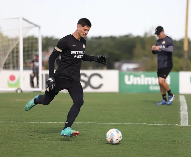 Criciúma enfrenta o Figueirense em Florianópolis