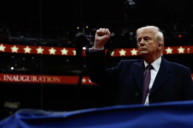 Congresso dos EUA aprova primeira lei anti-imigração do novo governo Trump