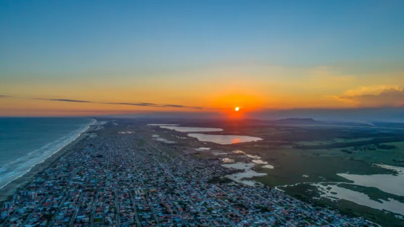 Sunset encerra o projeto Verão Unesc com muita música no Balneário Rincão
