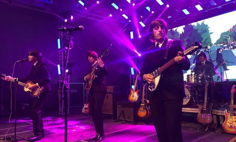 SÁBADO: Balneário Arroio do Silva recebe a banda argentina The Beetles
