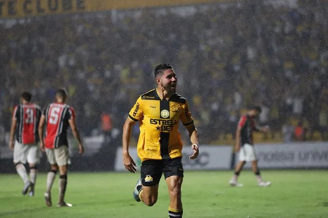 Neto Pessoa pode estrear como titular em jogo decisivo do Criciúma