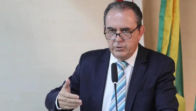 Jair Alexandre é o primeiro nome a deixar o governo de Vagner Espíndola