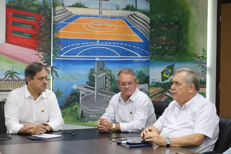Diretoria da Acic se reúne com prefeito para tratar de ações estratégicas de desenvolvimento econômico