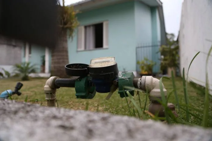 Conta de água ficará mais cara: tarifas da Casan terão reajuste de 5,56% em março